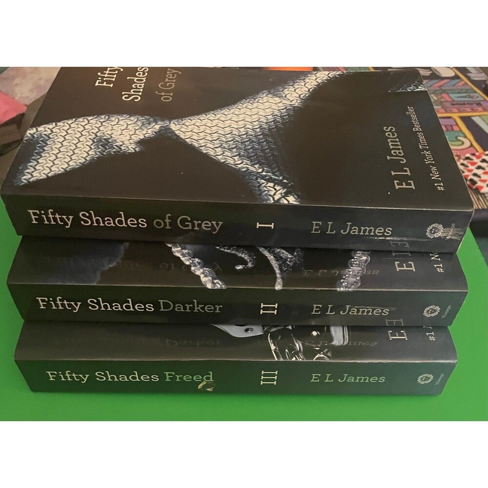 Fifty Shades of Grey trilogy - Picture 2 of 5